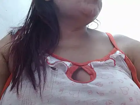 Snapshot of megganplayx chatting on 10/28/25, 06:32 megganplayx online show from 10/28/25, 06:32