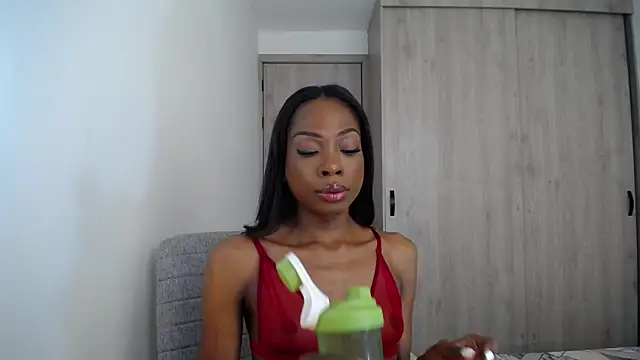 DAPHNE doll online show from 03/05/26, 05:20