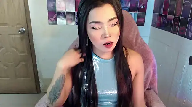 Snapshot of Sweet_versatile chatting on 02/18/25, 02:27 Sweet versatile online show from 02/18/25, 02:27