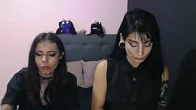 Snapshot of _onthary_6 chatting on 02/02/25, 01:23  onthary 6 online show from 02/02/25, 01:23