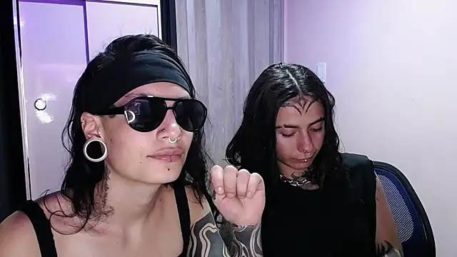 Snapshot of _onthary_6 chatting on 10/12/25, 04:44  onthary 6 online show from 10/12/25, 04:44