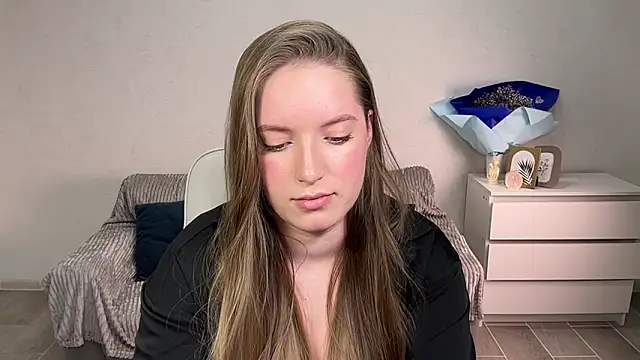 EvaMaddison online show from 09/12/25, 07:47