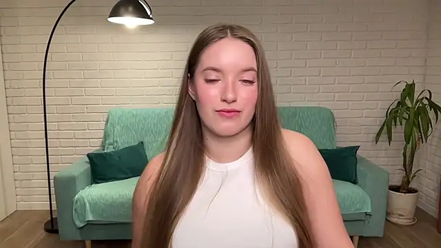 EvaMaddison online show from 10/28/25, 07:12