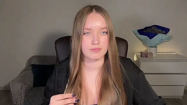 EvaMaddison online show from 05/14/26, 08:26