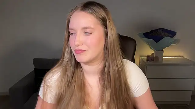 EvaMaddison online show from 06/04/26, 07:42