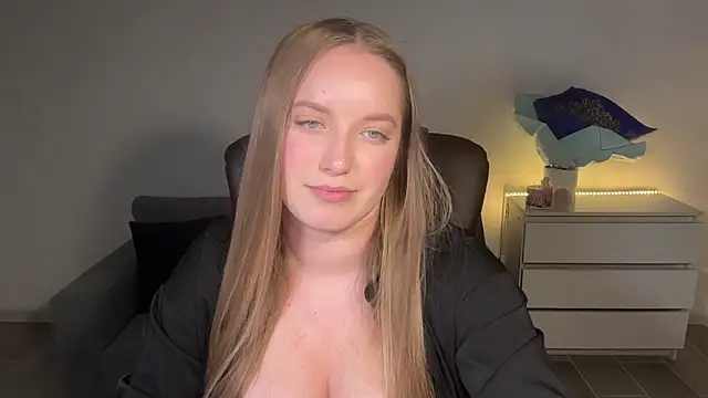 Snapshot of EvaMaddison chatting on 06/27/26, 08:14 EvaMaddison online show from 06/27/26, 08:14