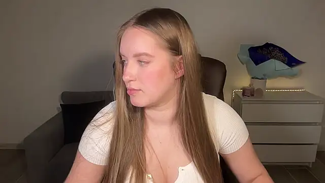 Snapshot of EvaMaddison chatting on 07/11/26, 09:27 EvaMaddison online show from 07/11/26, 09:27