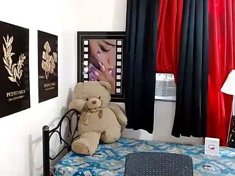 UrhotGoddess online show from 06/18/26, 12:11