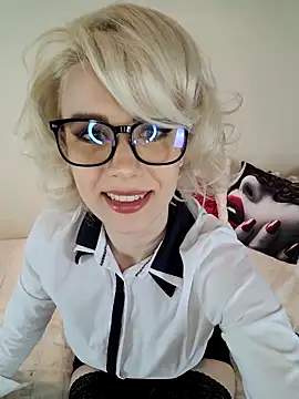 Snapshot of AureliaDoux chatting on 03/02/25, 03:27 AureliaDoux online show from 03/02/25, 03:27