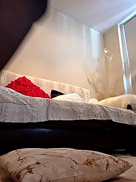 Snapshot of AureliaDoux chatting on 03/07/26, 01:41 AureliaDoux online show from 03/07/26, 01:41