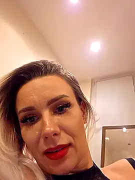 Snapshot of AureliaDoux chatting on 04/16/26, 09:39 AureliaDoux online show from 04/16/26, 09:39