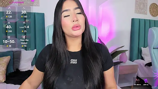 Snapshot of amy-thomson1 chatting on 03/21/26, 12:10 amy-thomson1 online show from 03/21/26, 12:10