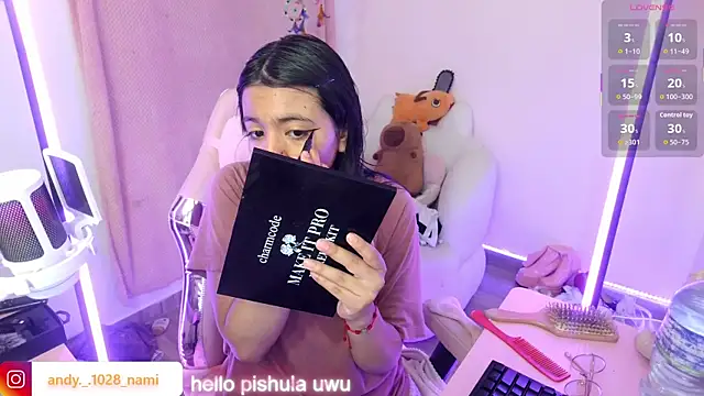 Nami usagi online show from 11/10/25, 11:31