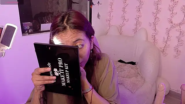 Snapshot of Nami_usagi chatting on 04/15/26, 07:10 Nami usagi online show from 04/15/26, 07:10