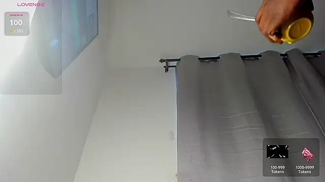 Snapshot of caroline_tovar chatting on 03/20/26, 10:47 caroline tovar online show from 03/20/26, 10:47