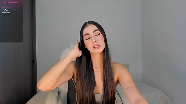 Snapshot of RebeccaBaxter chatting on 01/09/25, 12:35 RebeccaBaxter online show from 01/09/25, 12:35