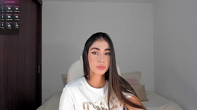 Snapshot of RebeccaBaxter chatting on 01/28/25, 12:05 RebeccaBaxter online show from 01/28/25, 12:05