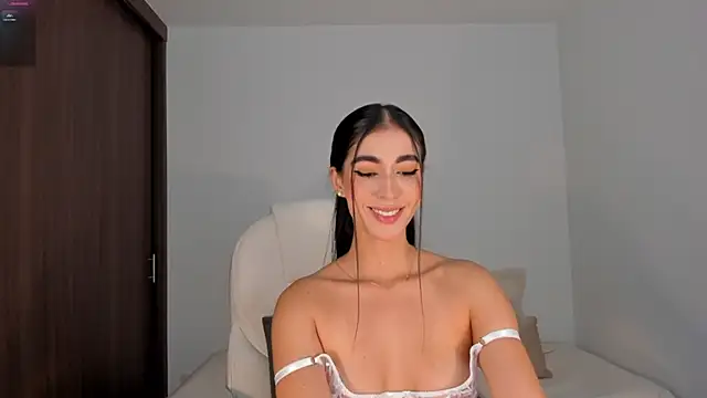 Snapshot of RebeccaBaxter chatting on 01/30/25, 01:44 RebeccaBaxter online show from 01/30/25, 01:44