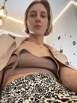 Snapshot of Feral_berry_8133 chatting on 01/14/25, 09:45 Feral berry 8133 online show from 01/14/25, 09:45