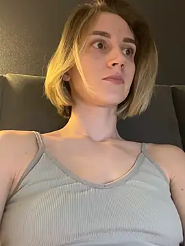 Snapshot of Feral_berry_8133 chatting on 03/01/25, 02:37 Feral berry 8133 online show from 03/01/25, 02:37