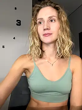 Snapshot of Feral_berry_8133 chatting on 09/19/25, 07:47 Feral berry 8133 online show from 09/19/25, 07:47