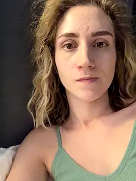 Snapshot of Feral_berry_8133 chatting on 09/26/25, 07:51 Feral berry 8133 online show from 09/26/25, 07:51