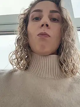 Snapshot of Feral_berry_8133 chatting on 09/30/25, 11:37 Feral berry 8133 online show from 09/30/25, 11:37