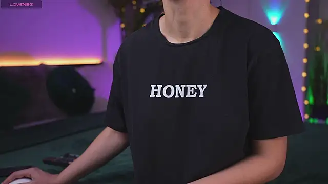 Lorettelorena online show from 11/10/25, 07:57