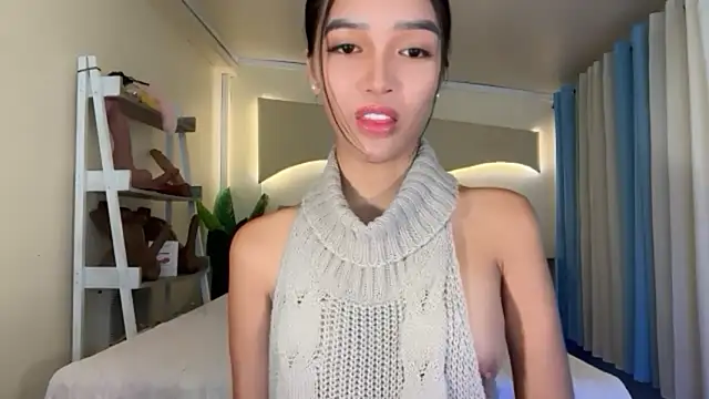 Snapshot of _caroline69 chatting on 11/10/25, 01:04 caroline69 online show from 11/10/25, 01:04