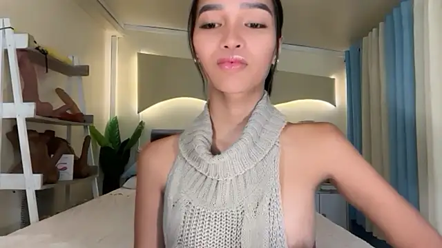 Snapshot of _caroline69 chatting on 11/11/25, 02:33 caroline69 online show from 11/11/25, 02:33