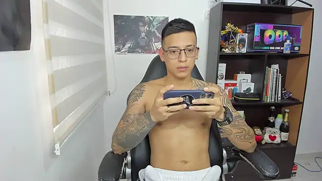 SIXXTOLOVE18 online show from 03/05/25, 07:49