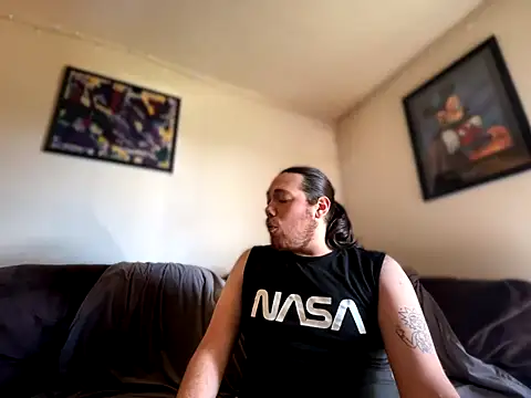 Snapshot of lucasgalacticman chatting on 11/28/25, 03:47 lucasgalacticman online show from 11/28/25, 03:47