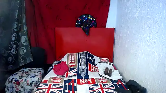 Snapshot of lili_sweet777 chatting on 11/30/25, 08:46 lili sweet777 online show from 11/30/25, 08:46