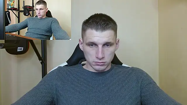 Snapshot of PoliglotJoe chatting on 01/07/25, 10:01 PoliglotJoe online show from 01/07/25, 10:01