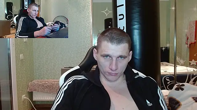 Snapshot of PoliglotJoe chatting on 02/08/25, 11:45 PoliglotJoe online show from 02/08/25, 11:45