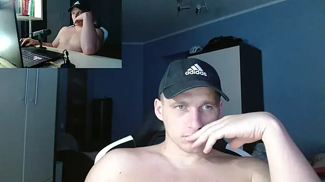 Snapshot of PoliglotJoe chatting on 09/22/25, 04:14 PoliglotJoe online show from 09/22/25, 04:14
