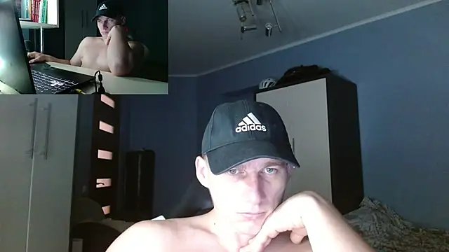 Snapshot of PoliglotJoe chatting on 09/23/25, 02:14 PoliglotJoe online show from 09/23/25, 02:14
