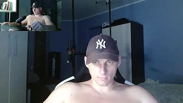 Snapshot of PoliglotJoe chatting on 10/08/25, 11:41 PoliglotJoe online show from 10/08/25, 11:41