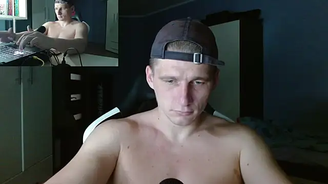 Snapshot of PoliglotJoe chatting on 10/21/25, 10:54 PoliglotJoe online show from 10/21/25, 10:54
