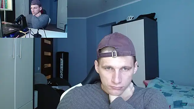 Snapshot of PoliglotJoe chatting on 10/23/25, 06:56 PoliglotJoe online show from 10/23/25, 06:56