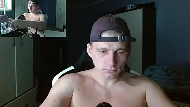 Snapshot of PoliglotJoe chatting on 10/24/25, 12:19 PoliglotJoe online show from 10/24/25, 12:19