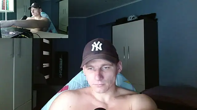 Snapshot of PoliglotJoe chatting on 10/25/25, 01:57 PoliglotJoe online show from 10/25/25, 01:57