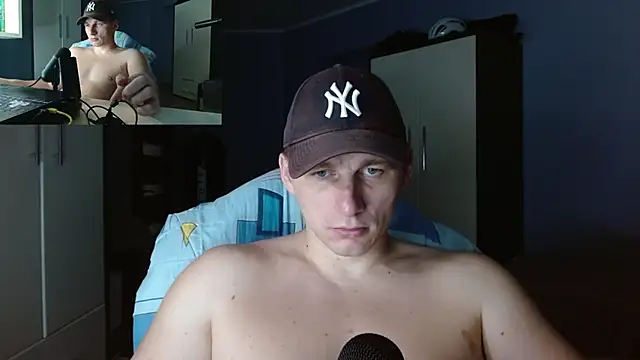 Snapshot of PoliglotJoe chatting on 10/26/25, 03:23 PoliglotJoe online show from 10/26/25, 03:23