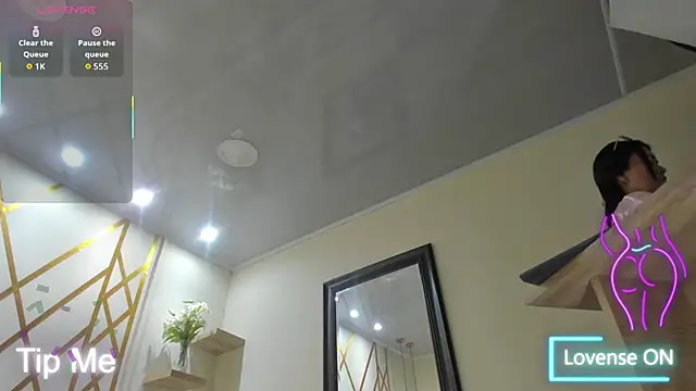 Snapshot of bonie_lov chatting on 11/11/25, 10:10 bonie lov online show from 11/11/25, 10:10