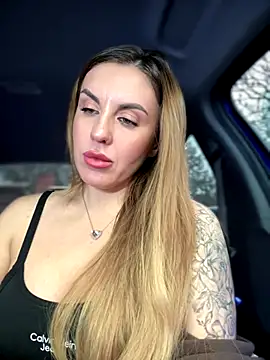 Kalli Fornia online show from 11/17/25, 09:48