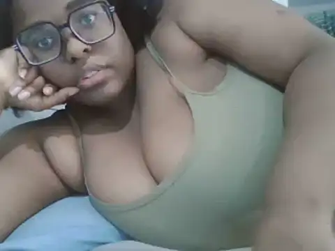 Snapshot of MissCC99 chatting on 01/19/25, 02:28 MissCC99 online show from 01/19/25, 02:28