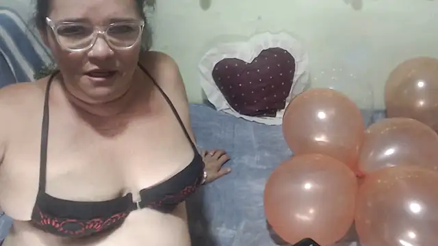 selenax2023 online show from 10/19/25, 03:51