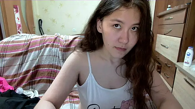 Snapshot of Riz_girl chatting on 04/08/26, 12:05 Riz girl online show from 04/08/26, 12:05