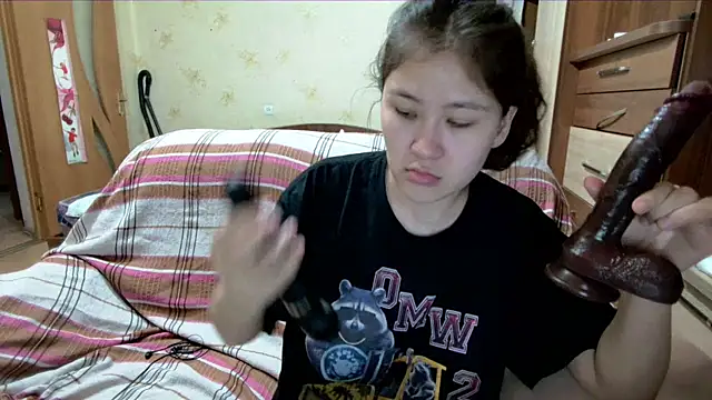 Snapshot of Riz_girl chatting on 04/10/26, 02:22 Riz girl online show from 04/10/26, 02:22