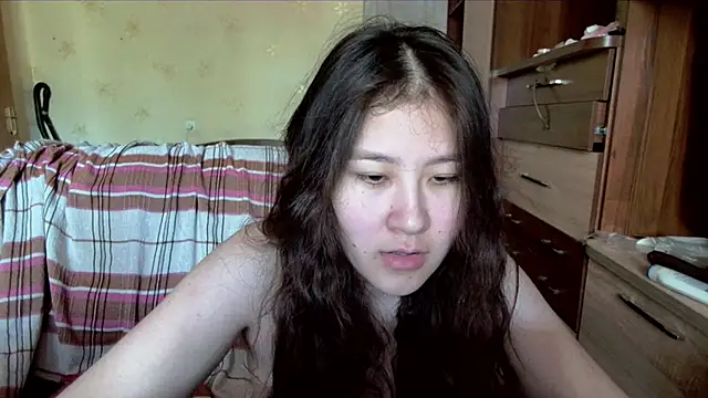 Snapshot of Riz_girl chatting on 04/12/26, 12:10 Riz girl online show from 04/12/26, 12:10